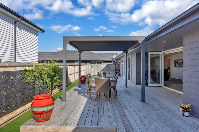 Photo of property in 9 Mutetai Road, Clarks Beach, 2122