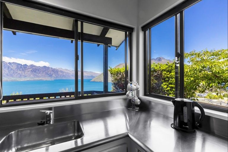 Photo of property in 39a Greenstone Place, Fernhill, Queenstown, 9300