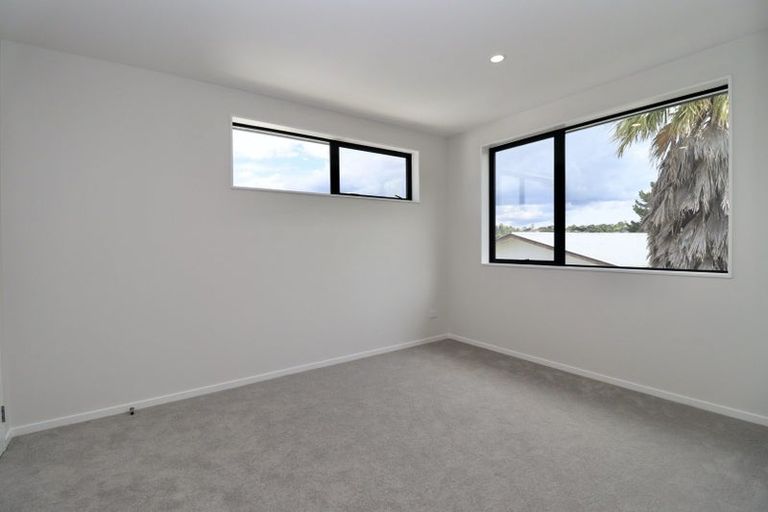 Photo of property in 127a Oreil Avenue, West Harbour, Auckland, 0618