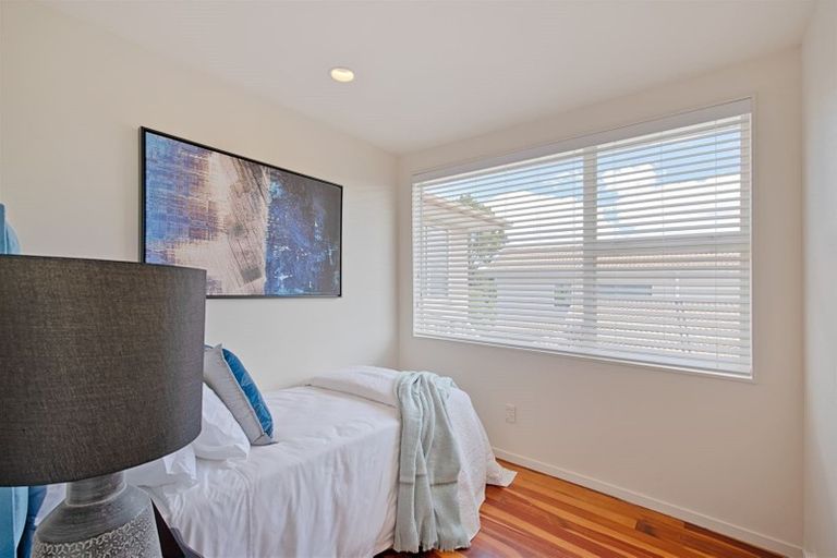 Photo of property in 1/46 Blakeborough Drive, Forrest Hill, Auckland, 0620