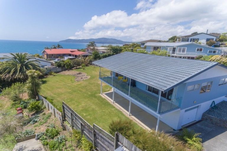 Photo of property in 22 Seaview Road, Cable Bay, 0420