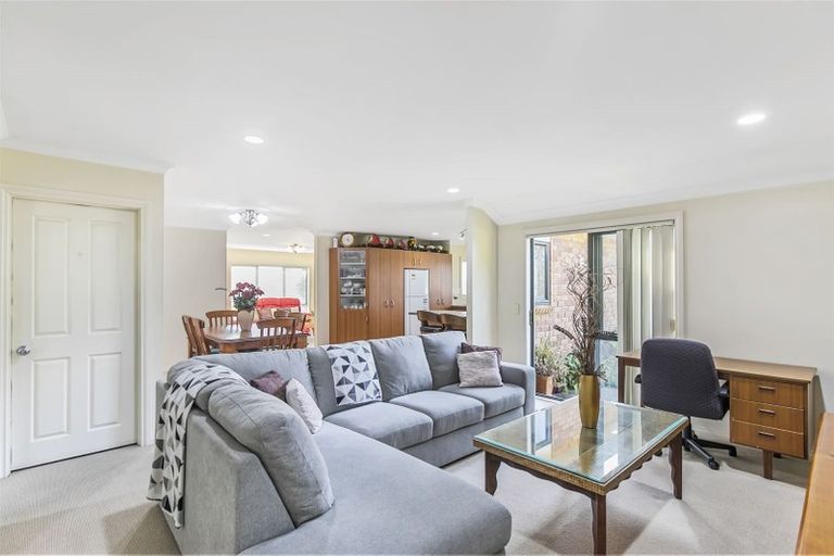 Photo of property in 19 Black Teal Close, Unsworth Heights, Auckland, 0632