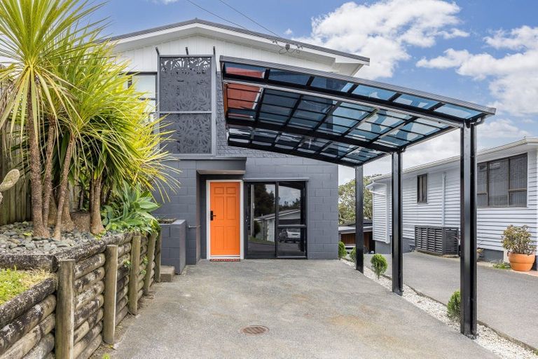 Photo of property in 2a Hoskins Avenue, Hillsborough, Auckland, 1042