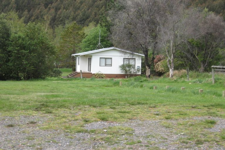 Photo of property in 21 Wharetoroa Drive, Rotoiti Forest, Rotorua, 3074