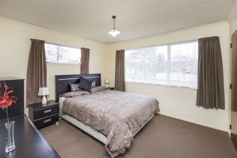Photo of property in 61 Hillcrest Drive, Kelvin Grove, Palmerston North, 4414