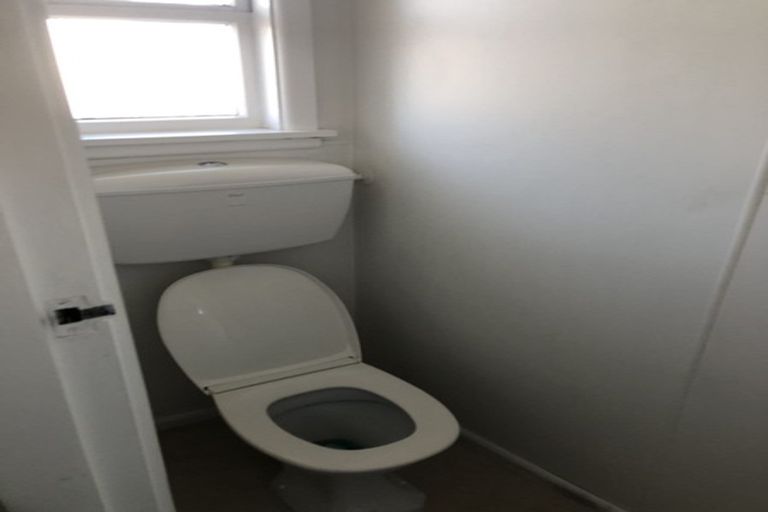 Photo of property in 2/3 Juniper Place, Burnside, Christchurch, 8053