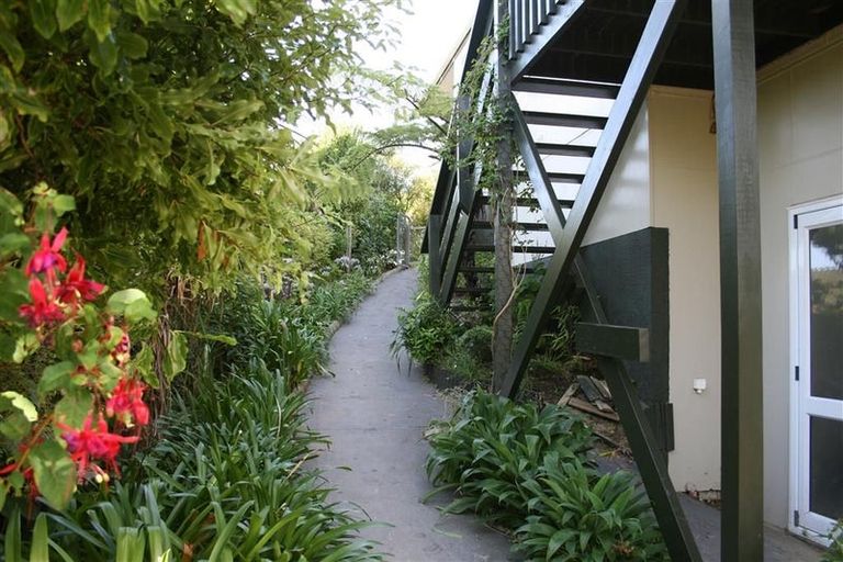 Photo of property in 1 Sasanqua Way, Crofton Downs, Wellington, 6035