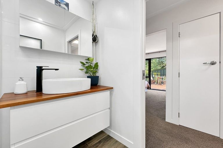 Photo of property in 1/11 Gibbs Place, Kinloch, Taupo, 3377