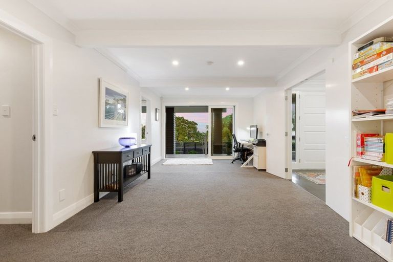Photo of property in 37 Eastcliffe Road, Castor Bay, Auckland, 0620