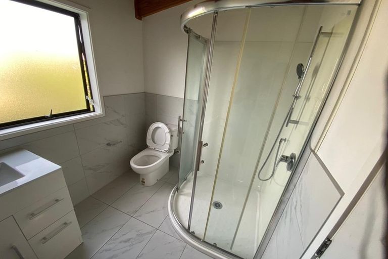 Photo of property in 1/7 Banksia Place, Goodwood Heights, Auckland, 2105