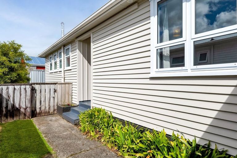 Photo of property in 1/324 Carrington Street, Vogeltown, New Plymouth, 4310