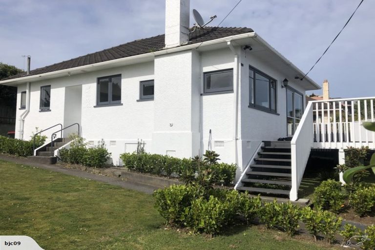 Photo of property in 9 Davies Lane, New Plymouth, 4310