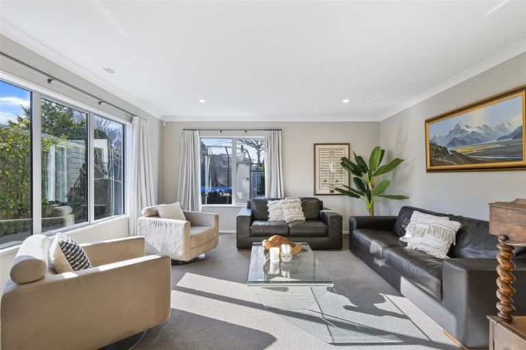 Photo of property in 225 Memorial Avenue, Burnside, Christchurch, 8053