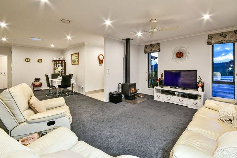 Photo of property in 100 Helenslee Road, Pokeno, 2472