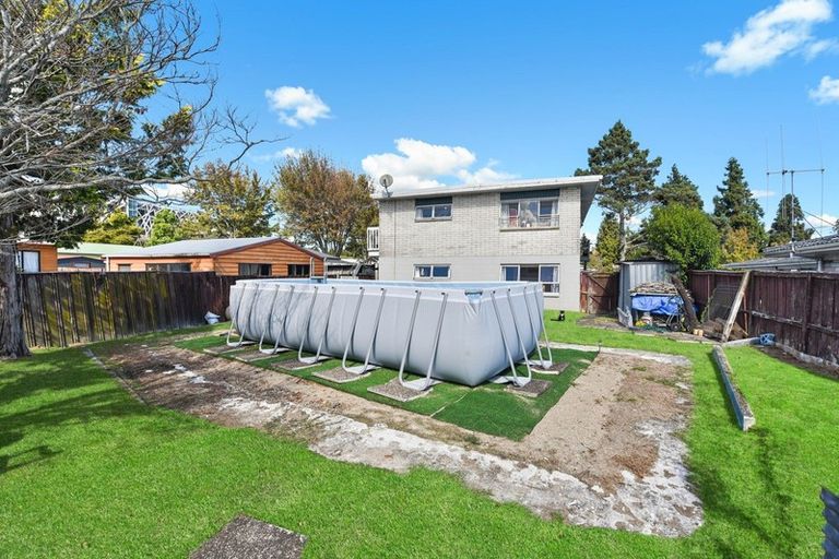 Photo of property in 4 Sandleigh Road, Hamilton Lake, Hamilton, 3204