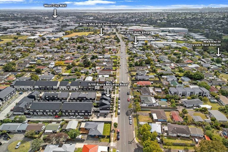 Photo of property in 5/119 Bruce Mclaren Road, Henderson, Auckland, 0612