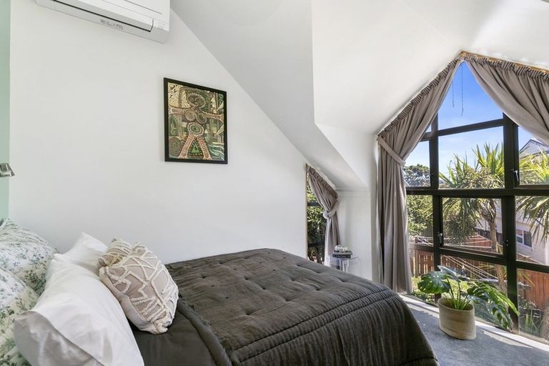 Photo of property in 7 Tamahine Street, Maupuia, Wellington, 6022