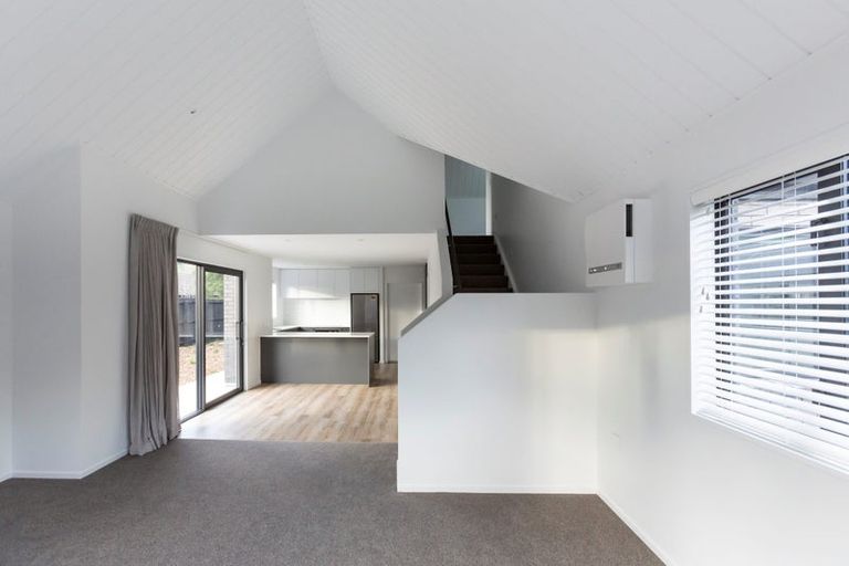 Photo of property in 4/11 Truscotts Road, Heathcote Valley, Christchurch, 8022