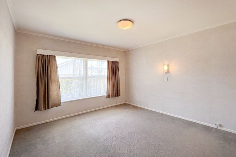 Photo of property in 2/17 Saltburn Road, Milford, Auckland, 0620
