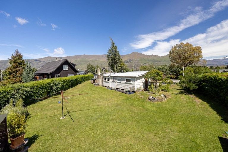 Photo of property in 97 Beacon Point Road, Wanaka, 9305