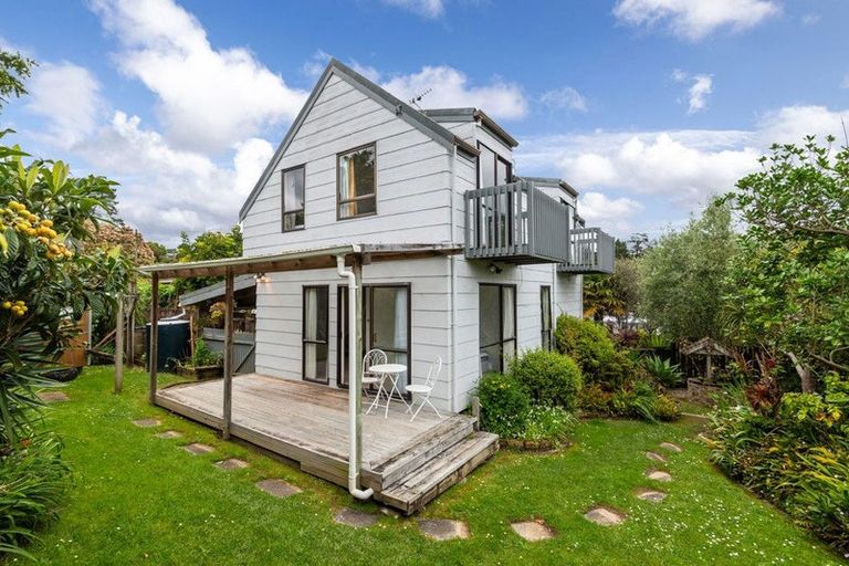 Photo of property in 2/38 Gatman Street, Birkdale, Auckland, 0626