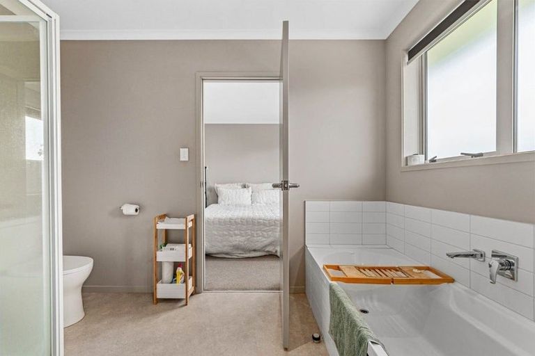 Photo of property in 84 Sentinel Avenue, Omokoroa, 3114