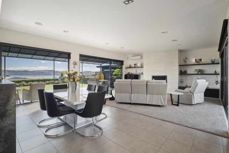 Photo of property in 9 Pukenamu Road, Rainbow Point, Taupo, 3330