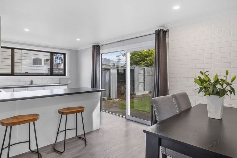 Photo of property in 280 Oxford Street, South Dunedin, Dunedin, 9012