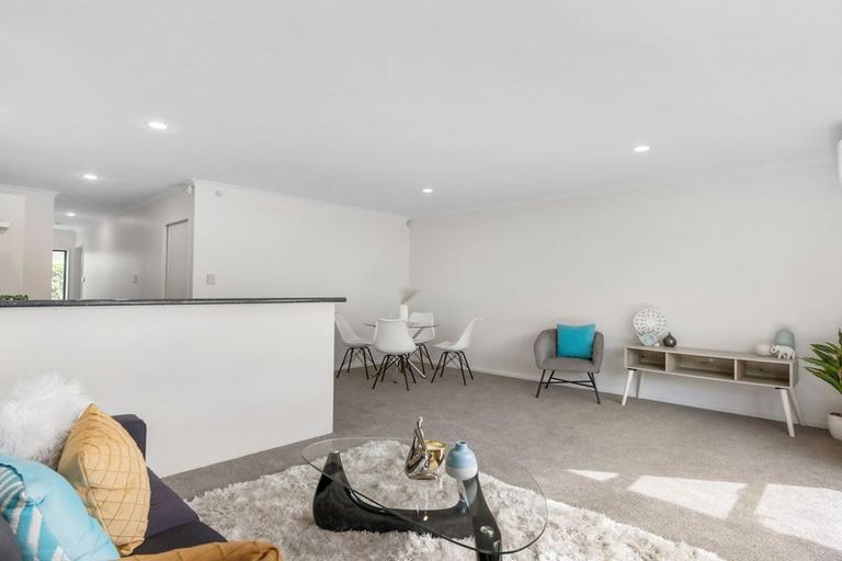 Photo of property in 6/15 Harbour View Road, Te Atatu Peninsula, Auckland, 0610