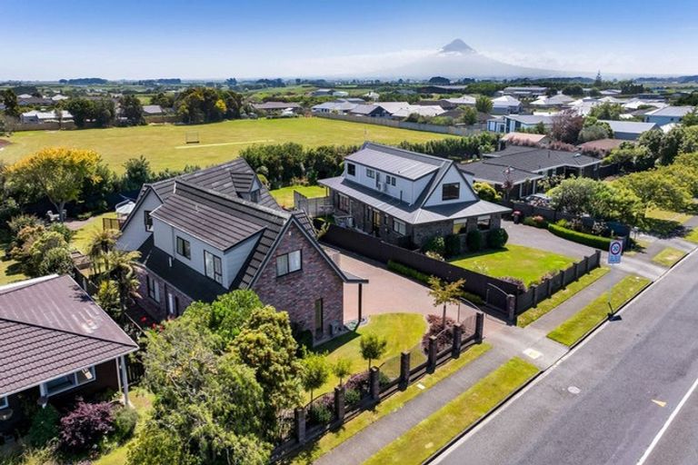 Photo of property in 9 County Drive, Hawera, 4610
