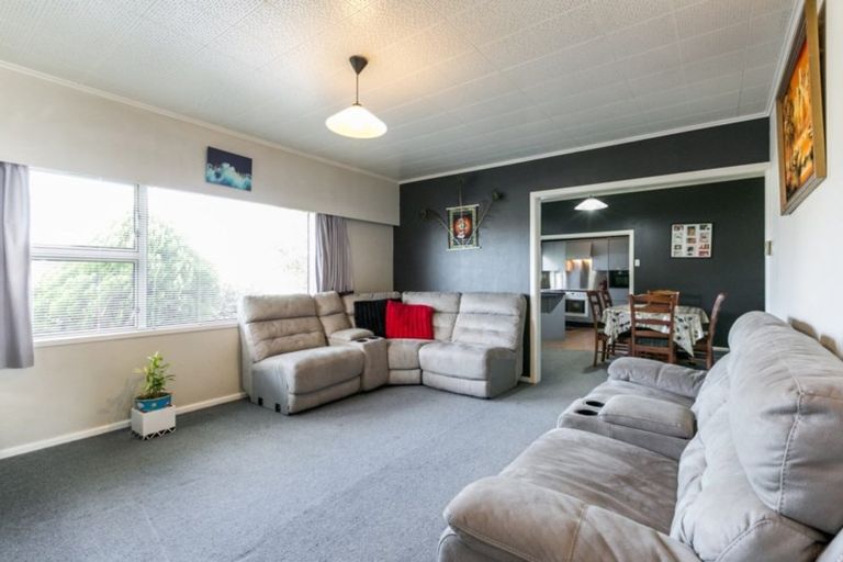 Photo of property in 28 Bowling Road, Greenmeadows, Napier, 4112