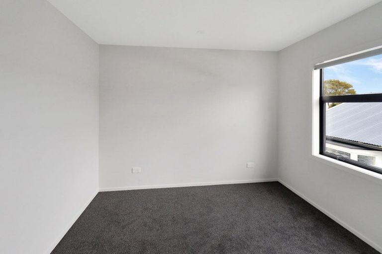 Photo of property in 137 Whites Line East, Waiwhetu, Lower Hutt, 5010