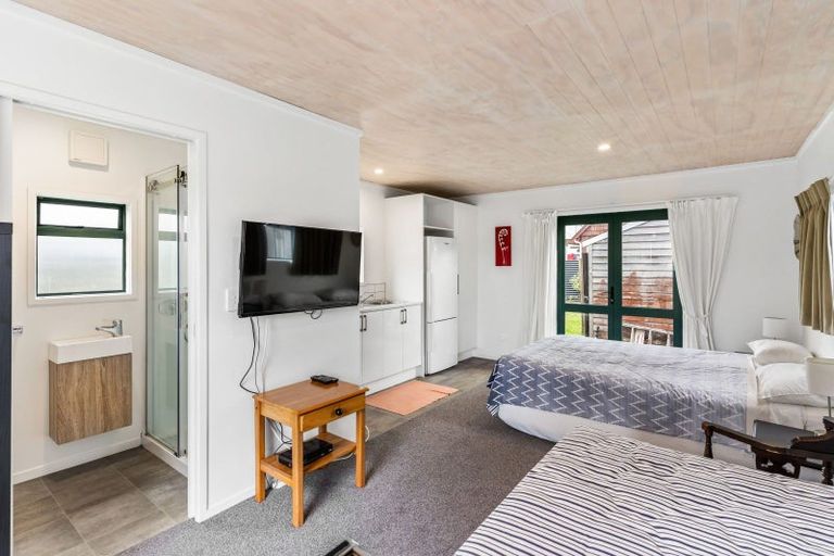 Photo of property in 221 Linton Crescent, Whangamata, 3620