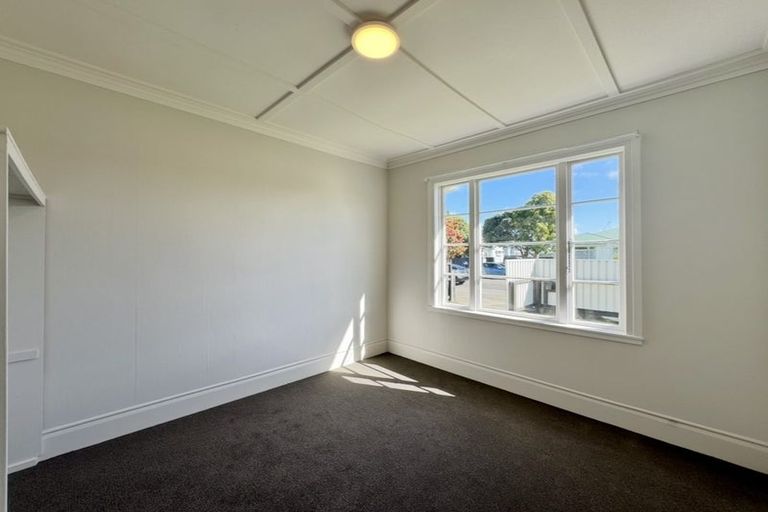 Photo of property in 146 Featherston Street, Palmerston North, 4410