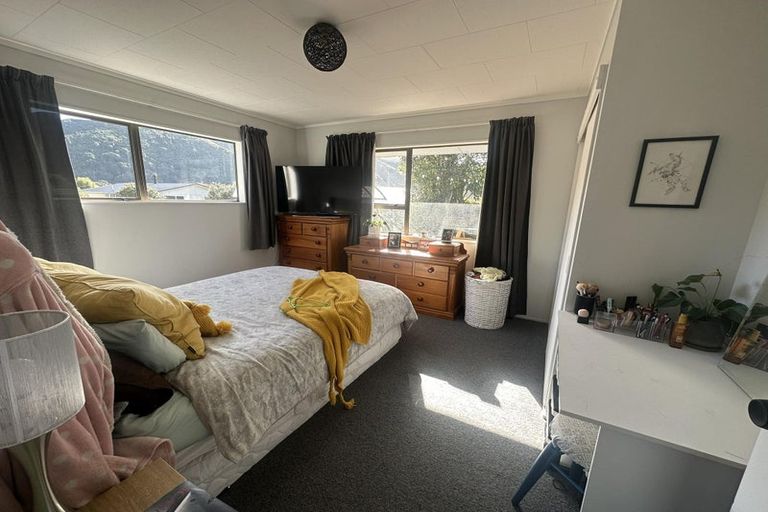 Photo of property in 29 Amber Grove, Birchville, Upper Hutt, 5018