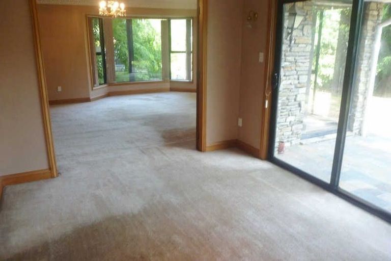 Photo of property in 86 Memorial Avenue, Ilam, Christchurch, 8053