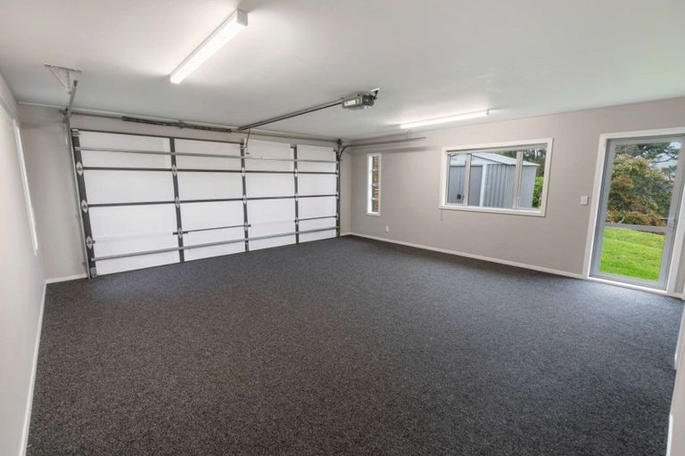 Photo of property in 28 Sunstone Crescent, Brown Owl, Upper Hutt, 5018