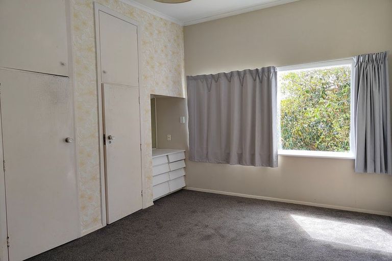 Photo of property in 16a Donald Crescent, Karori, Wellington, 6012