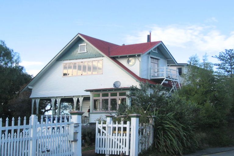 Photo of property in 99 Chaucer Road, Hospital Hill, Napier, 4110