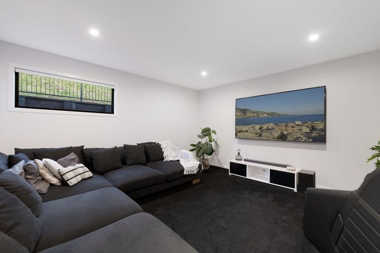 Photo of property in 42 Oceana Drive, Welcome Bay, Tauranga, 3175