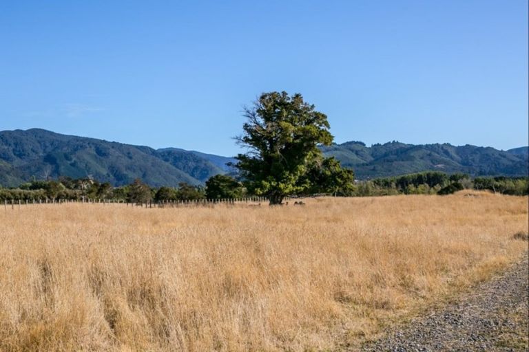 Photo of property in 284 Woodside Road, Woodside, Greytown, 5794