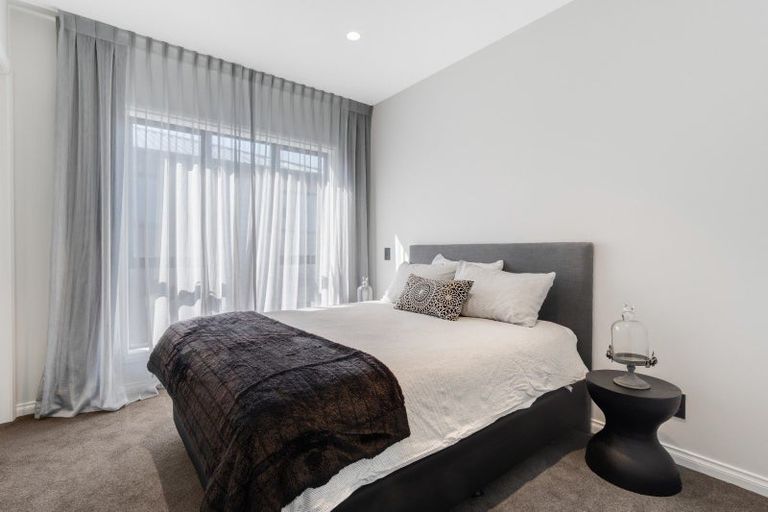 Photo of property in 47c Takutai Avenue, Half Moon Bay, Auckland, 2012