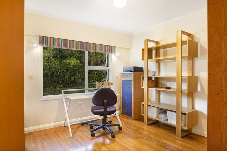 Photo of property in 13 Wilmshurst Place, Tawa, Wellington, 5028