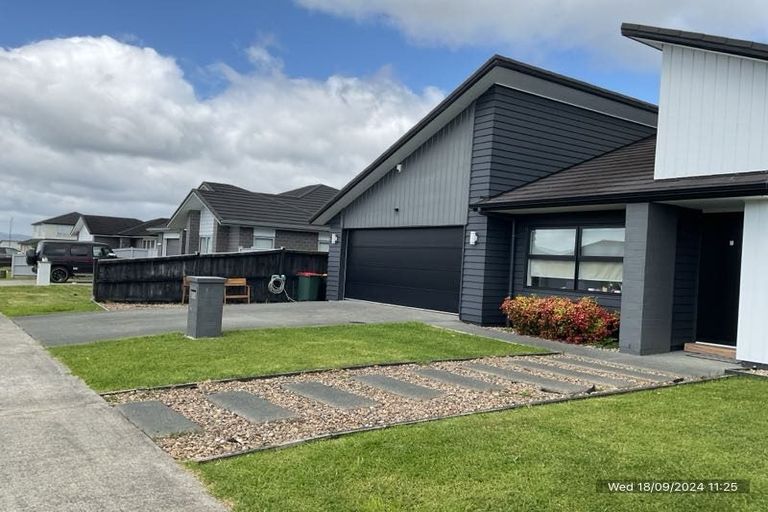 Photo of property in 10 Brumbie Way, Karaka, Papakura, 2113