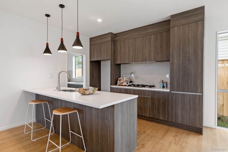 Photo of property in 8a Karamu Street, Te Atatu Peninsula, Auckland, 0610