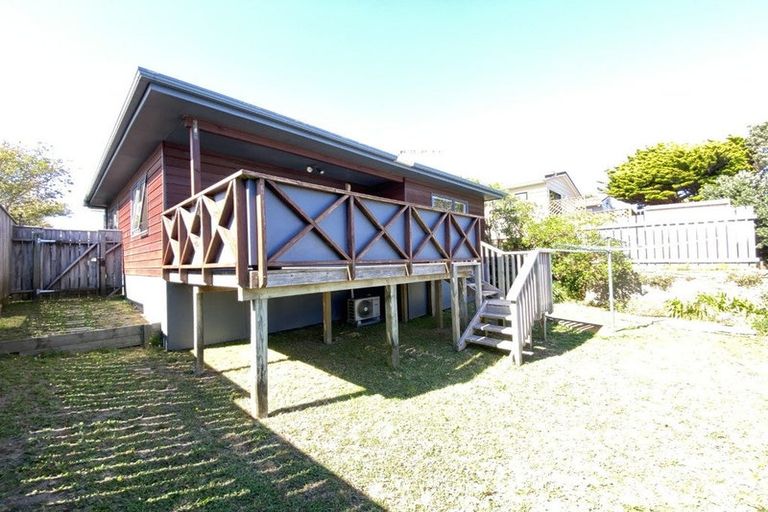 Photo of property in 4 Tarawera Road, Johnsonville, Wellington, 6037