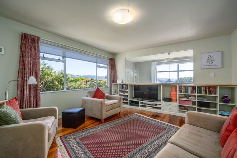 Photo of property in 2 Windermeer Grove, Churton Park, Wellington, 6037