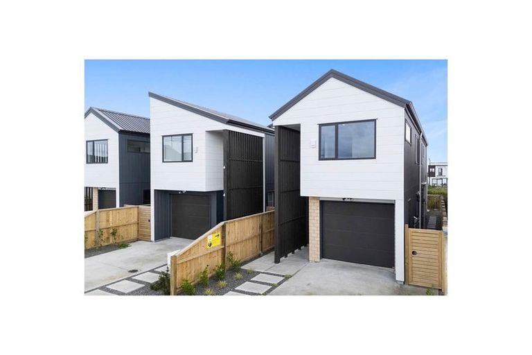 Photo of property in 35 John Gray Street, Papakura, 2110