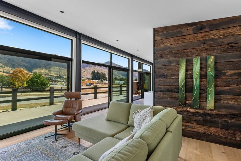 Photo of property in 1 Campbell Road, Wanaka, 9305