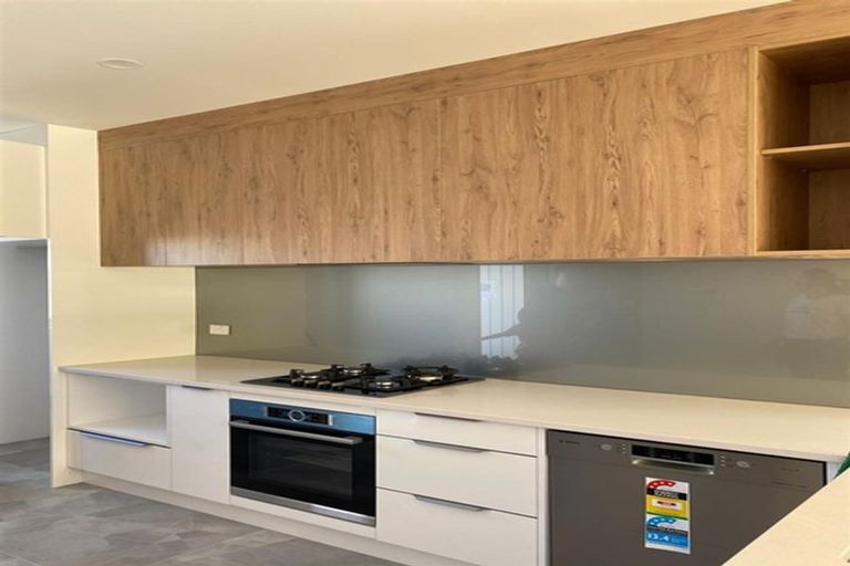 Photo of property in 71c Glenmore Road, Sunnyhills, Auckland, 2010